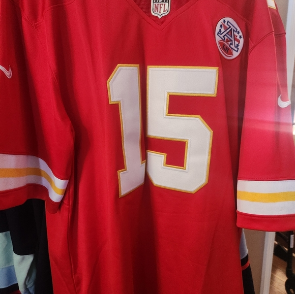 Mahomes jersey - Picture 2 of 4